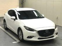 2017 Mazda Axela
