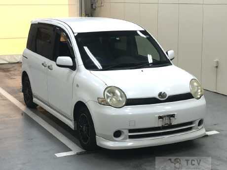 2005 Toyota Sienta