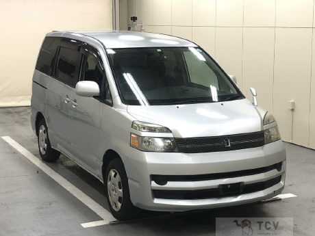 2007 Toyota Voxy