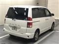 2005 Toyota Noah