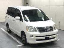 2005 Toyota Noah