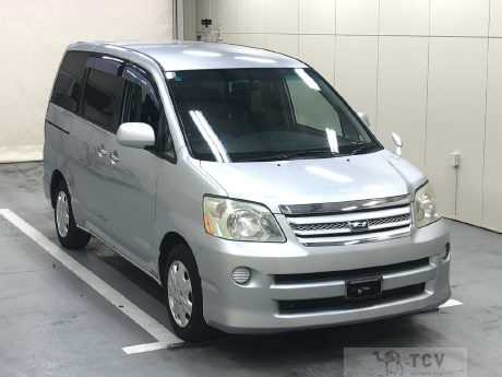 2007 Toyota Noah
