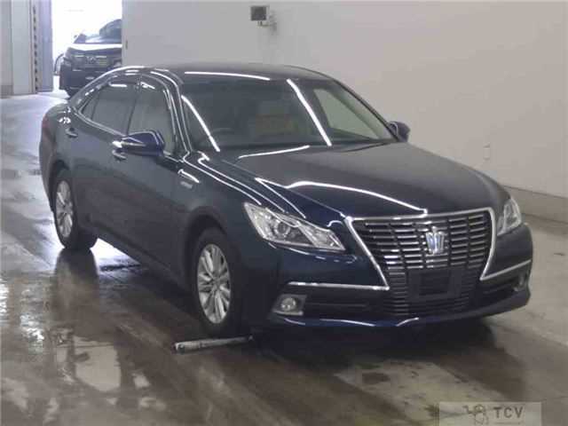 2014 Toyota Crown Hybrid