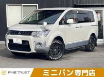 2015 Mitsubishi Delica D5