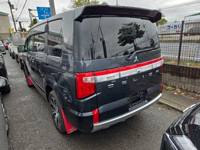 Mitsubishi Delica D5 GPKG4WD 2024 — миниатюра 3