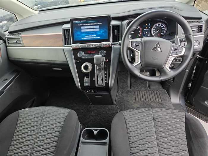 Mitsubishi Delica D5 GPKG4WD 2024 — миниатюра 5