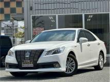 2013 Toyota Crown Hybrid