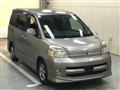 2005 Toyota Voxy