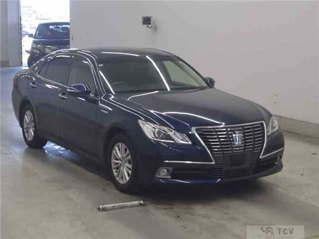 2013 Toyota Crown Hybrid
