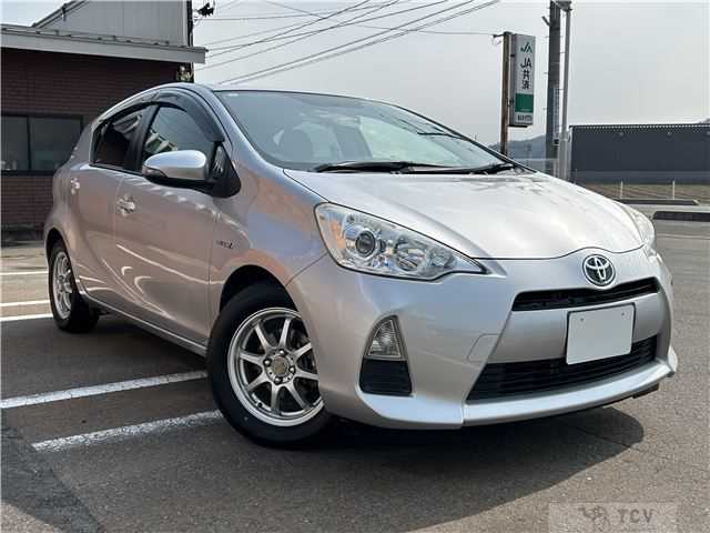 2013 Toyota AQUA