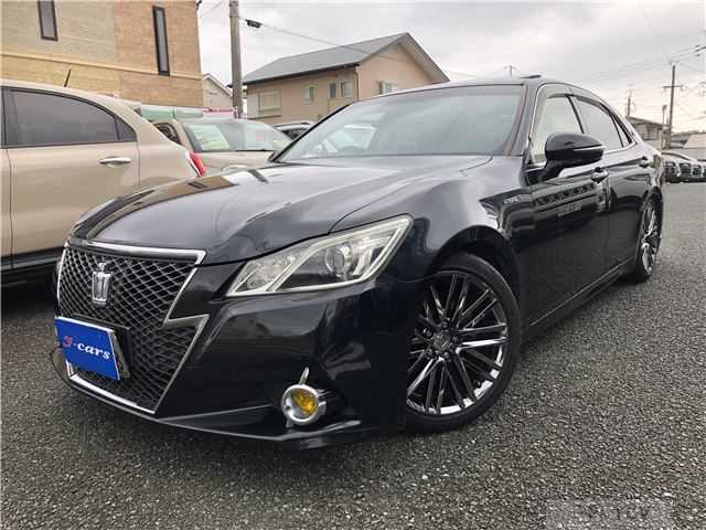2014 Toyota Crown Hybrid