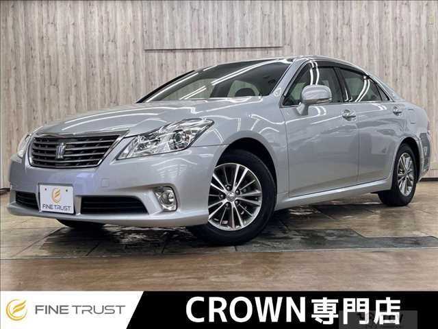 2011 Toyota Crown Royal Series