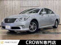 2011 Toyota Crown Royal Series