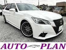 2013 Toyota Crown Hybrid