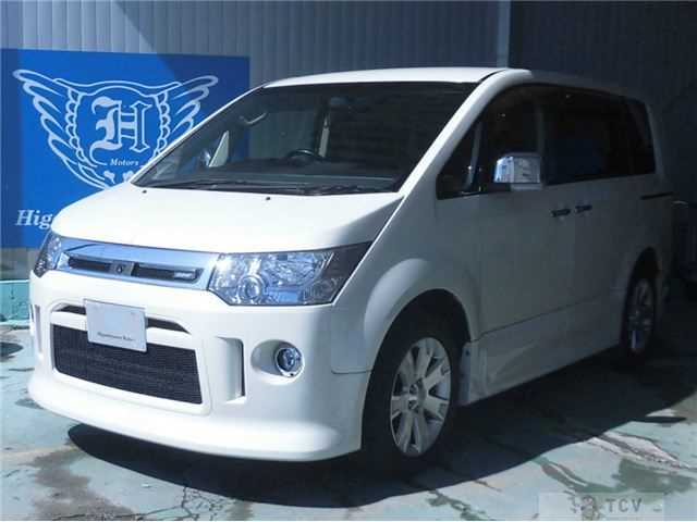 2011 Mitsubishi Delica D5