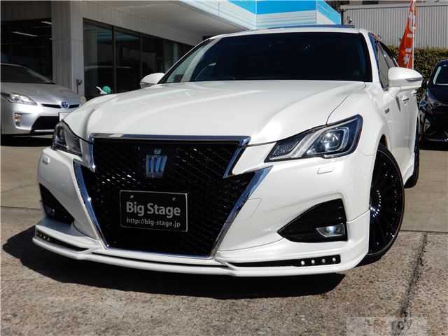 2017 Toyota Crown Hybrid