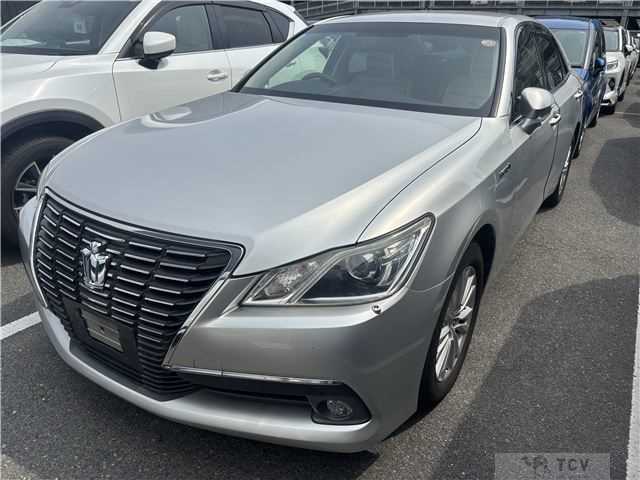 2013 Toyota Crown Hybrid