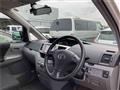 2006 Toyota Voxy