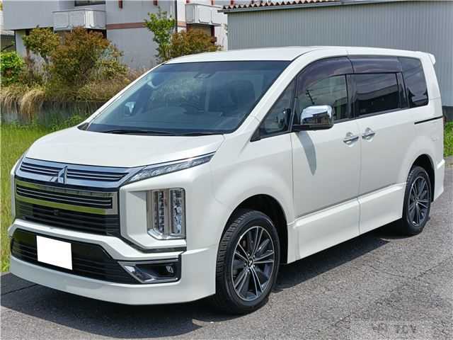 2019 Mitsubishi Delica D5