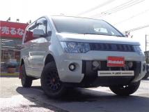 2017 Mitsubishi Delica D5