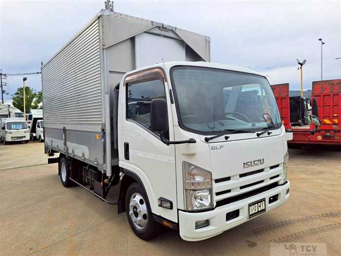 2012 Isuzu Elf Truck