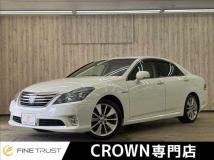 2011 Toyota Crown Hybrid