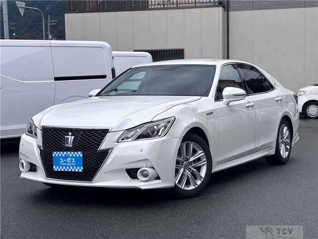 2013 Toyota Crown Hybrid