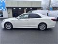 2013 Toyota Crown Hybrid