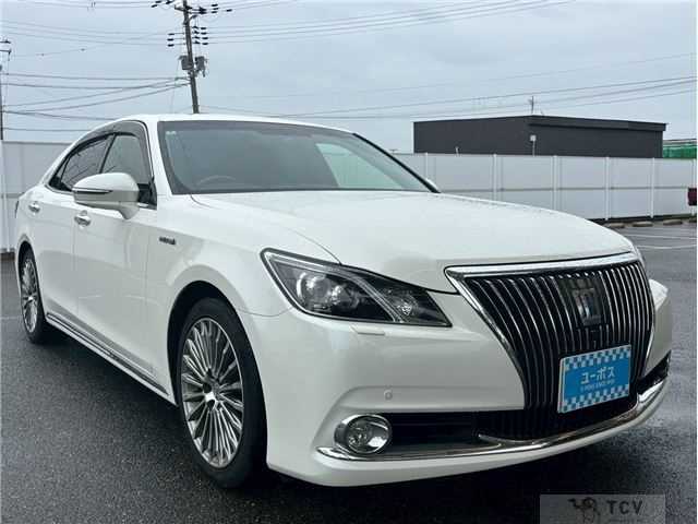 2013 Toyota Crown Majesta