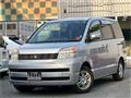 2004 Toyota Voxy