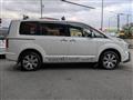 2019 Mitsubishi Delica D5