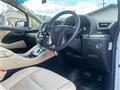 2015 Toyota Alphard Hybrid