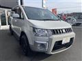 2015 Mitsubishi Delica D5