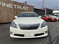 2010 Toyota Crown Hybrid