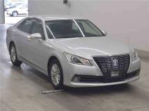 2014 Toyota Crown Hybrid