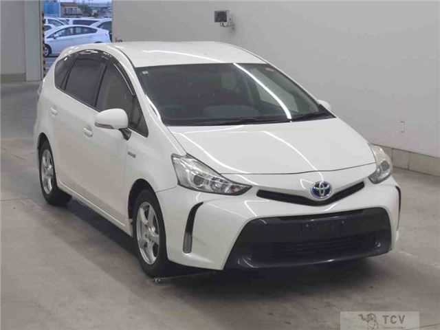 2015 Toyota PRIUS α