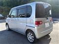 2011 Daihatsu Tanto