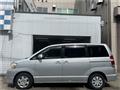 2005 Toyota Noah