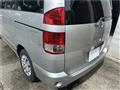 2005 Toyota Noah