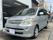 2005 Toyota Noah
