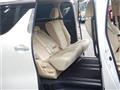 2022 Toyota Alphard Hybrid