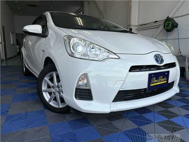 2013 Toyota AQUA