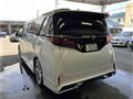 2025 Toyota Alphard Hybrid