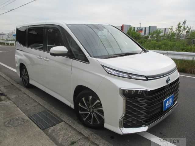 2025 Toyota Voxy