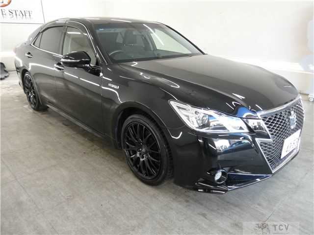 2014 Toyota Crown Hybrid