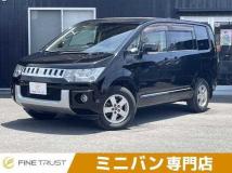 2014 Mitsubishi Delica D5