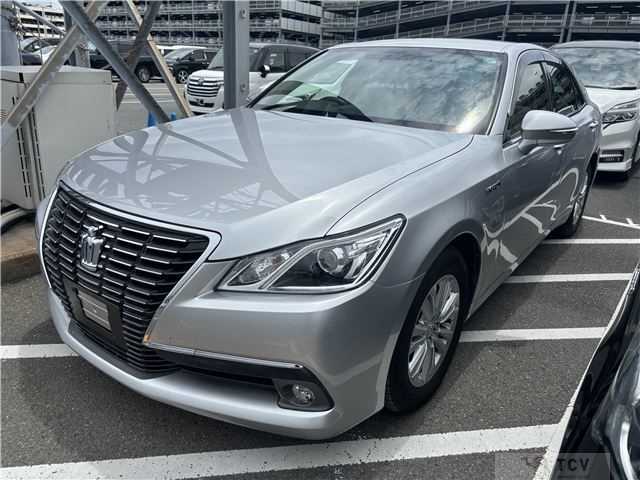 2015 Toyota Crown Hybrid