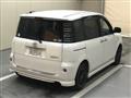2005 Toyota Sienta