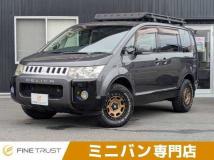 2013 Mitsubishi Delica D5