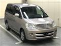 2003 Toyota Noah
